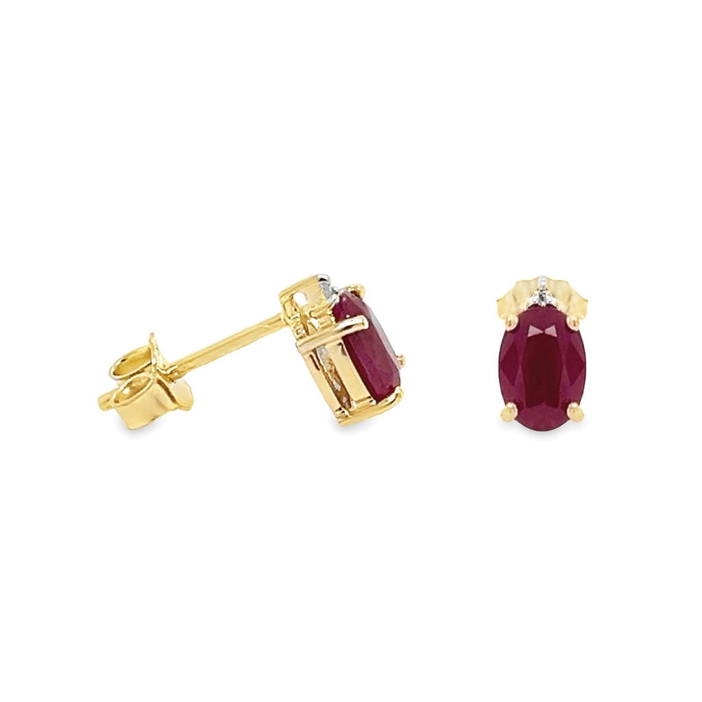 [GOE2190] Yellow gold ear studs with Ruby and Diamond