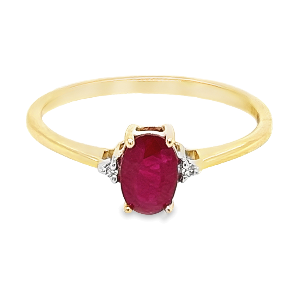 Geelgouden ring met Robijn en Diamant