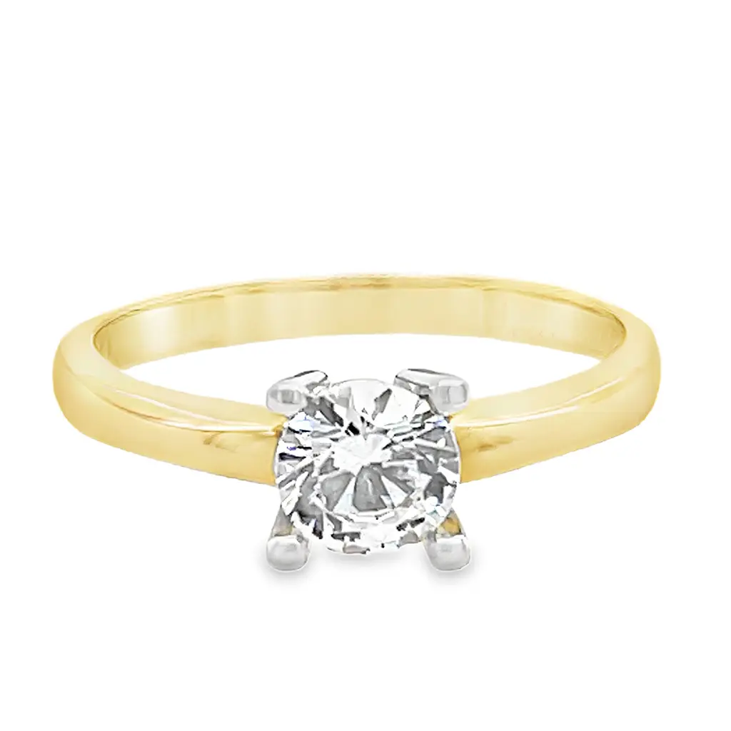 Yellow gold solitaire ring with Zirconia stone
