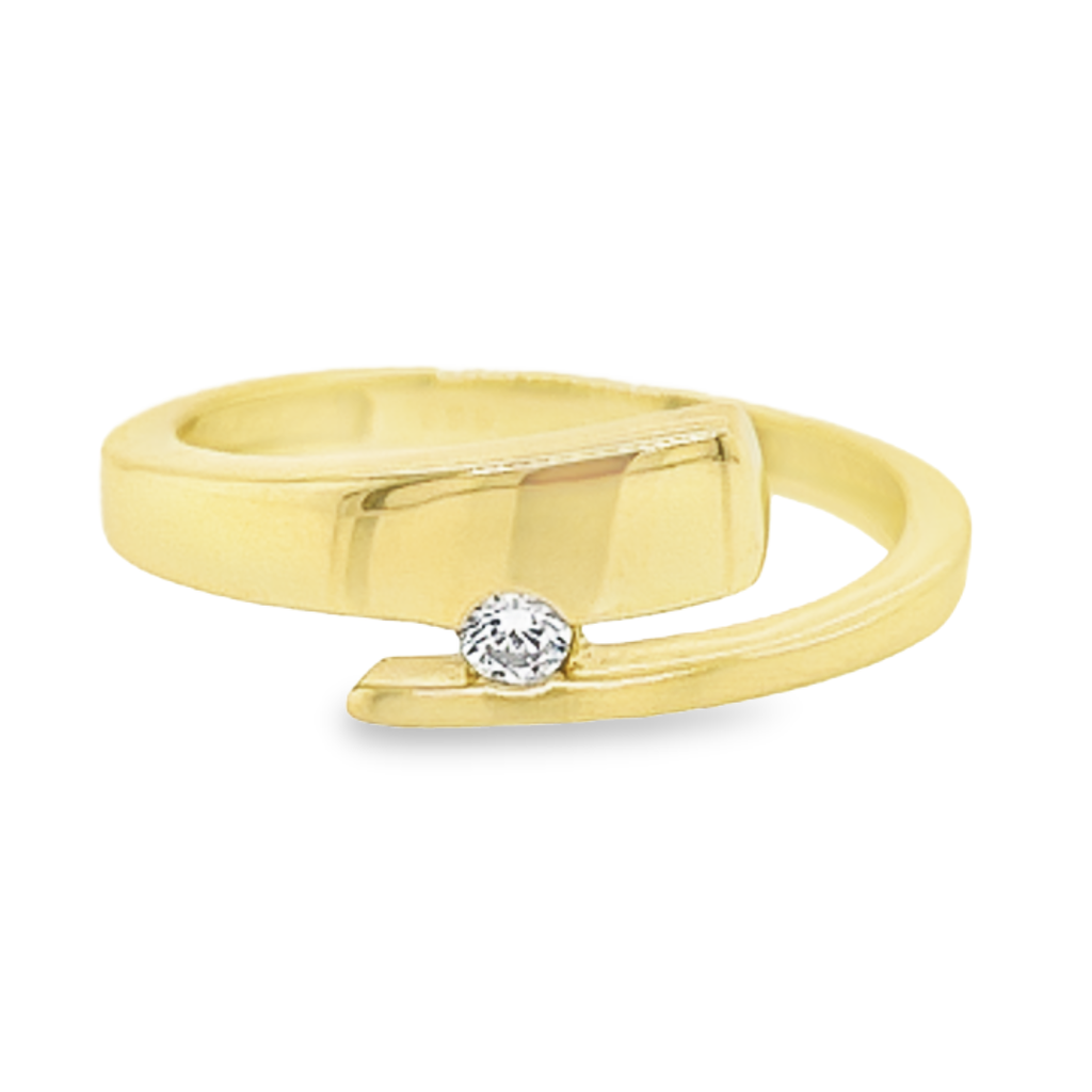 Yellow gold ring with Zirconia stone