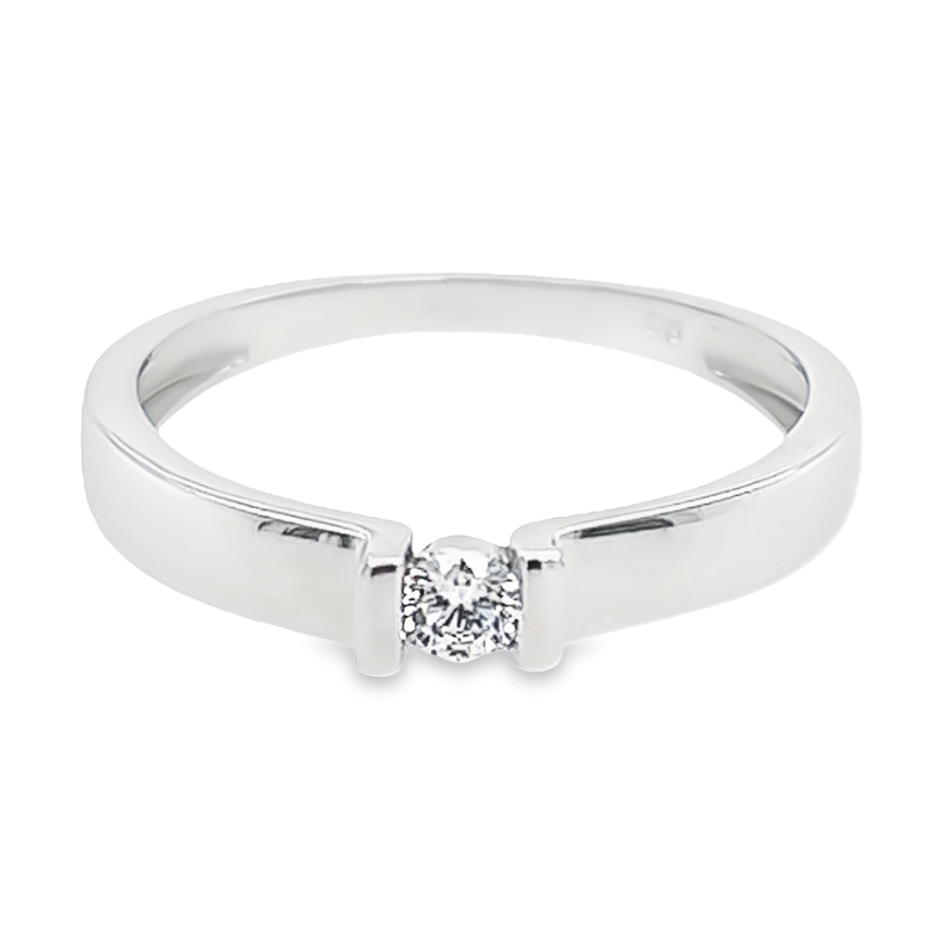 White gold Solitaire ring with Zirconia stone
