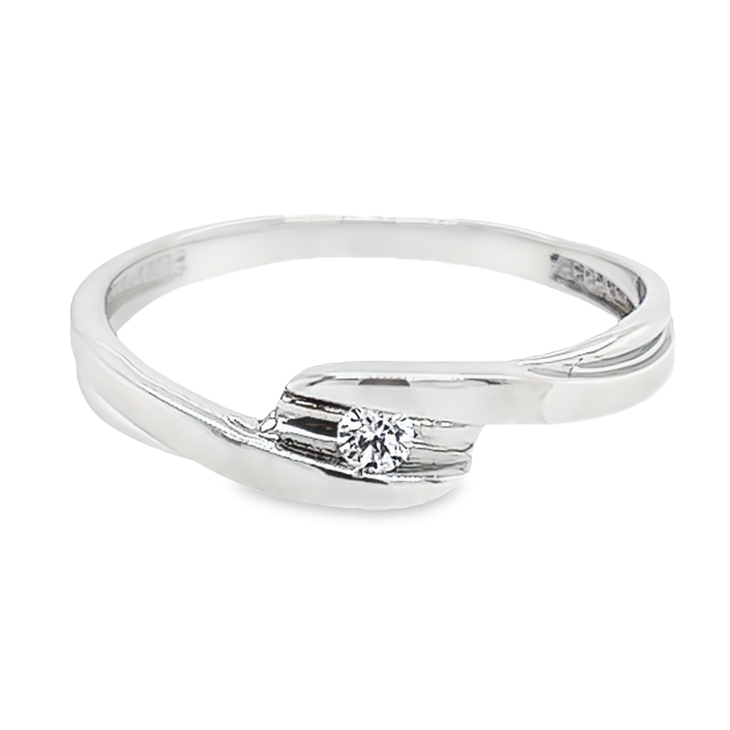 White gold ring with Zirconia stone