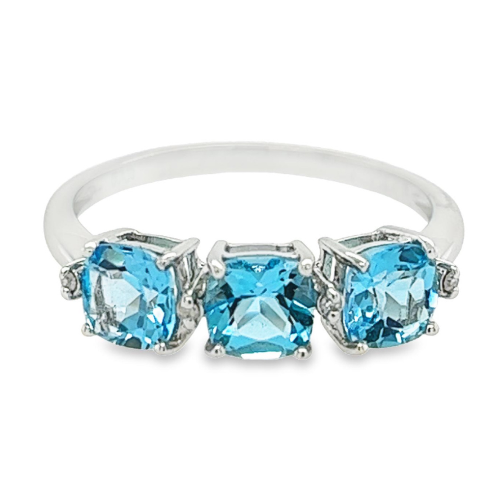 White gold ring with colored stone Swiss Blue topaz and Diamond