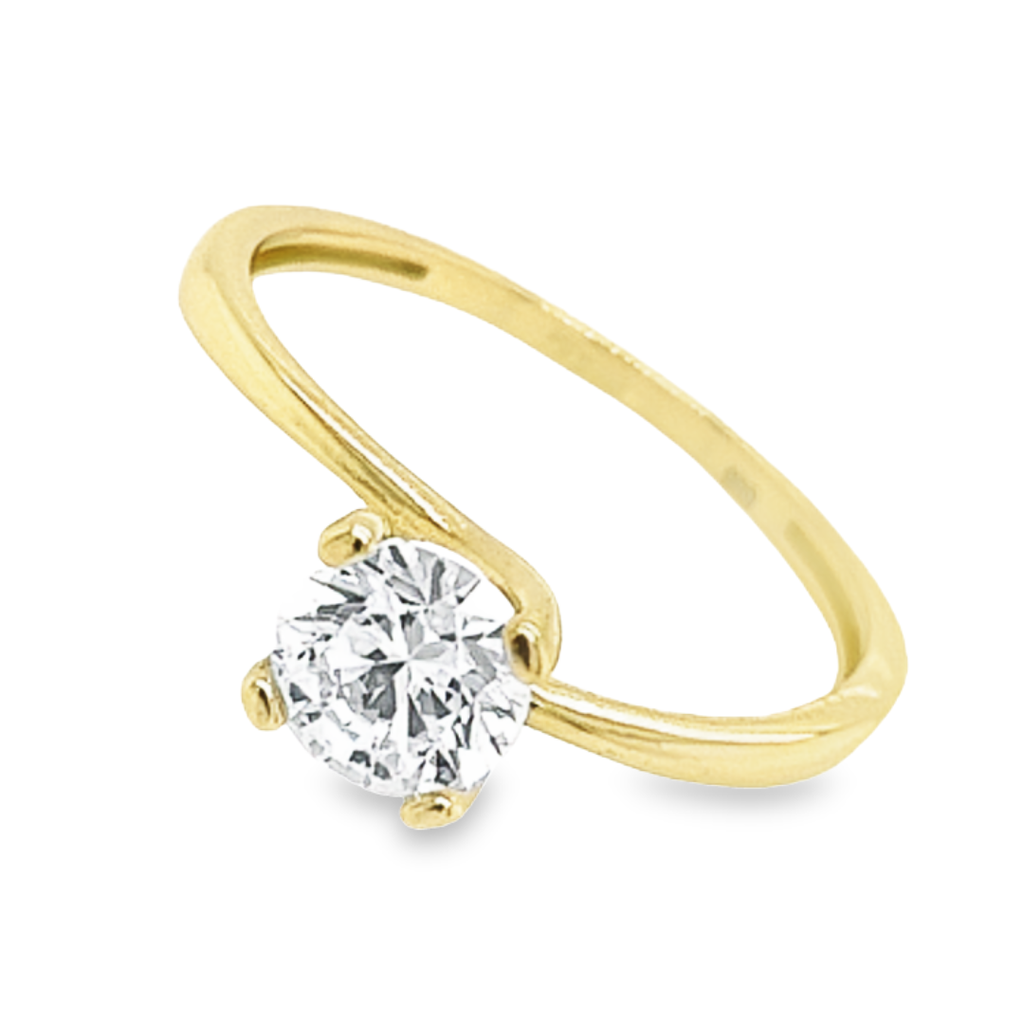 Yellow gold ring with Zirconia