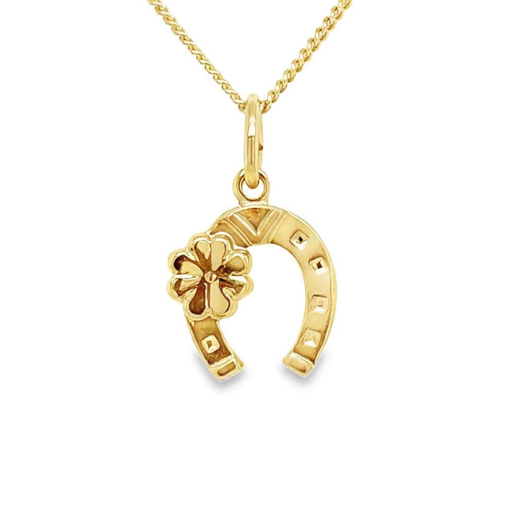 [GH0432] Yellow gold pendant Horseshoe with small Clover 9.7mm wide