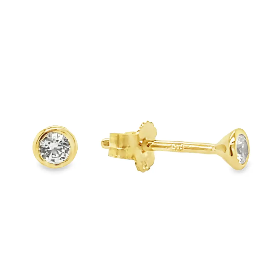Yellow gold stud earrings with Zirconia stone 3.3mm