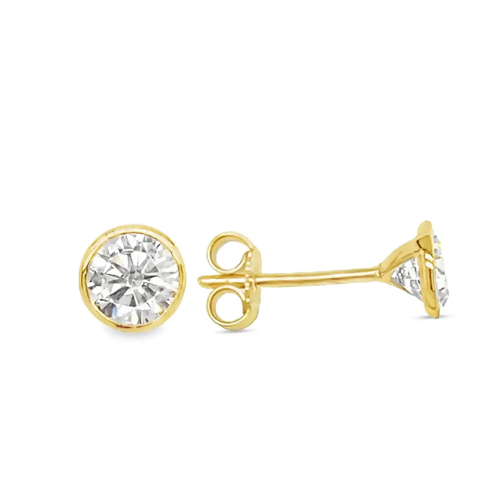 Yellow gold ear studs with Zirconia 5.5mm