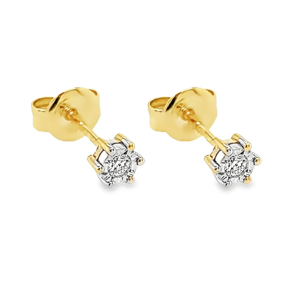 [GOE1542] Yellow gold ear studs with 0.06 carat Diamond in Illusion setting