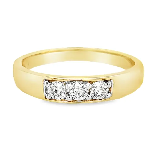 Yellow gold ring with diamond 0.30 carats
