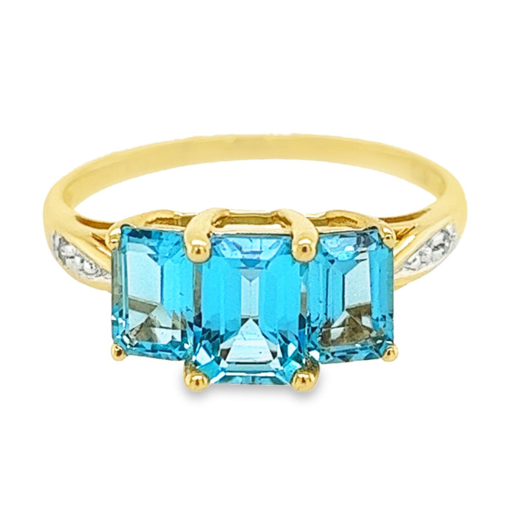 Geelgouden ring met kleursteen Swiss Blue topaas en Diamant