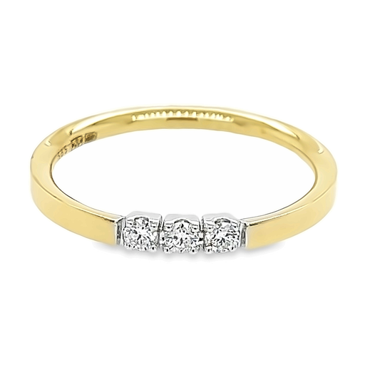 Yellow gold ring with diamond 0.15 carats