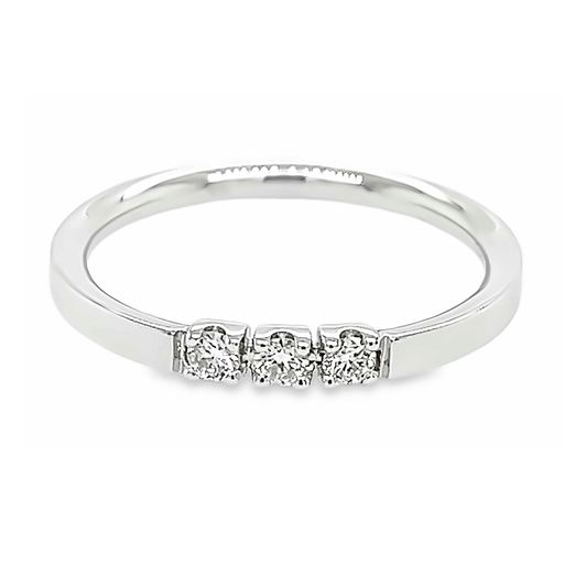 White gold ring with diamond 0.15 carats